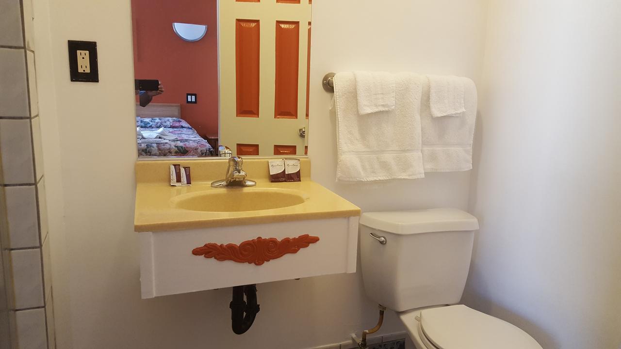 Deluxe Motel, Los Angeles Area ダウニー エクステリア 写真